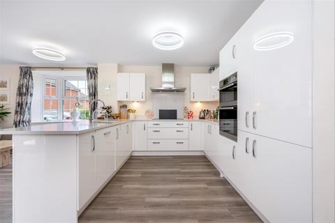 5 bedroom detached house for sale, Penson Gardens, Bingham