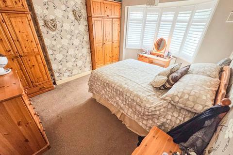 299 Hounslow Road, Hanworth, Feltham, TW13 5JQ