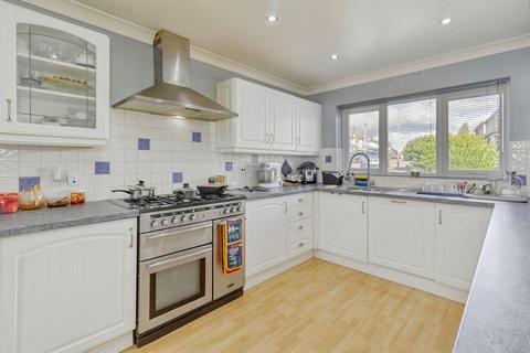 5 bedroom detached house for sale, Savernake Road, Leicester LE4