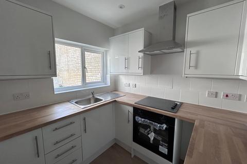 2 bedroom semi-detached house to rent, Dale Street, Chatham ME4