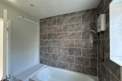 2 bedroom semi-detached house to rent, Dale Street, Chatham ME4