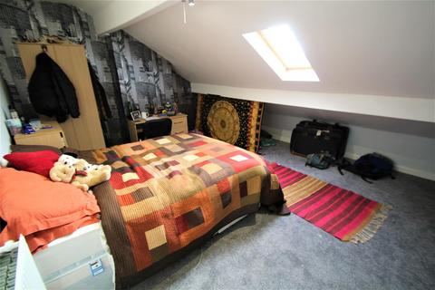3 bedroom terraced house to rent, Mayville Street, Hyde Park, Leeds, LS6 1ND