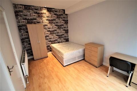 3 bedroom terraced house to rent, Mayville Street, Hyde Park, Leeds, LS6 1ND