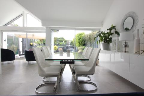 undefined, New Road, Bourne End SL8
