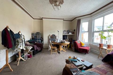 1 bedroom apartment for sale, New Parks Crescent, Scarborough YO12