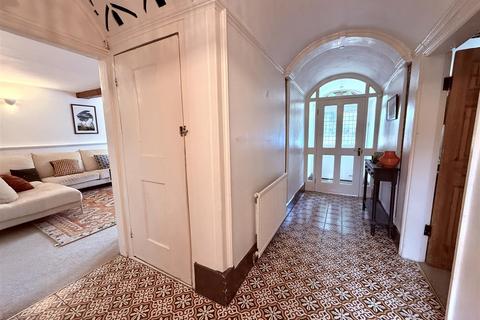 undefined, Bridge End, Warwick