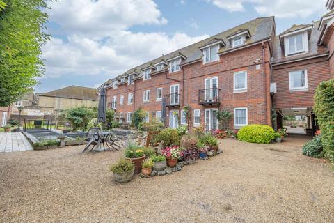 2 bedroom flat for sale, Gange Mews, Middle Row, Faversham, ME13