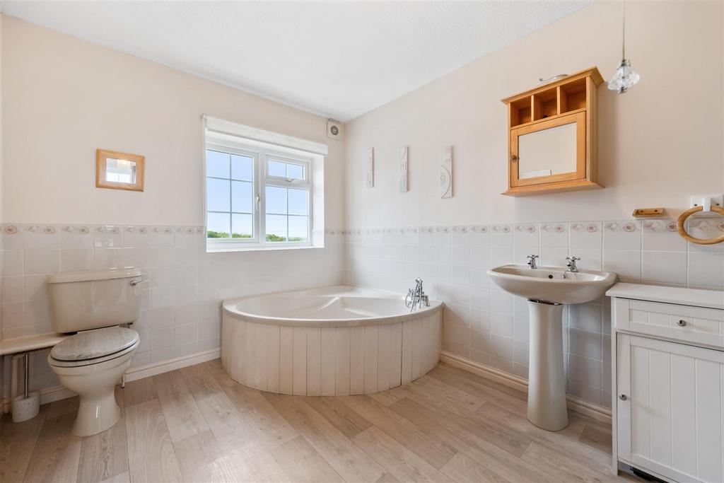 Erw'r Wennol Family bathroom