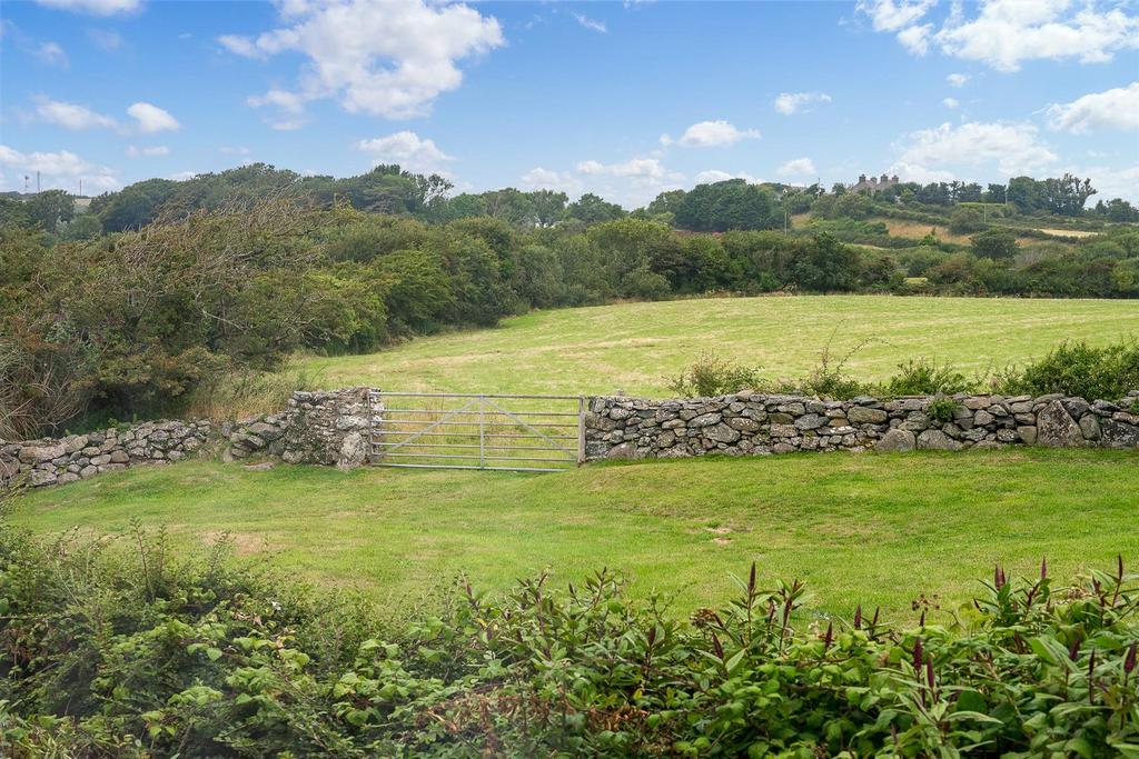Paddock land