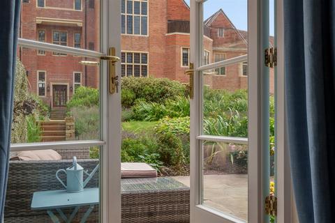 2 bedroom apartment for sale, Kings Drive, Midhurst, GU29