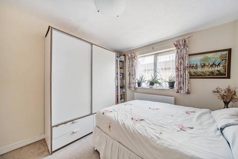 2 bedroom flat to rent, Abbeyfields Close, West Twyford, London, NW10