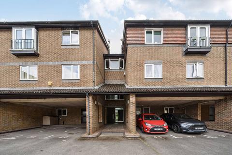 2 bedroom flat to rent, Abbeyfields Close, West Twyford, London, NW10