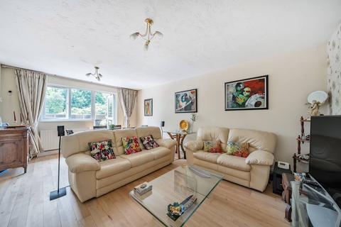 2 bedroom flat to rent, Abbeyfields Close, West Twyford, London, NW10