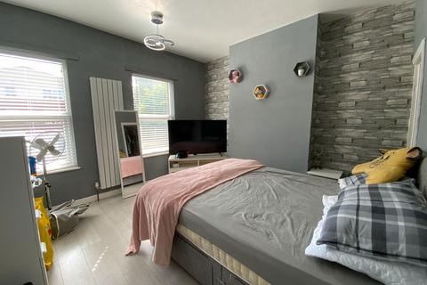 2 bedroom terraced house for sale, Halesowen Road, Cradley Heath B64