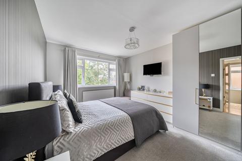33 Dollis Crescent, Ruislip, HA4 9SN