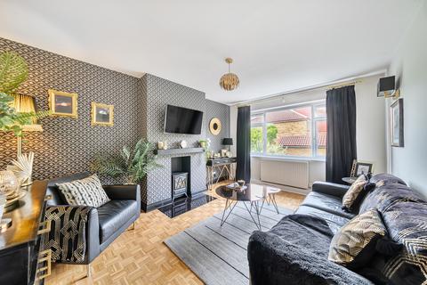 33 Dollis Crescent, Ruislip, HA4 9SN