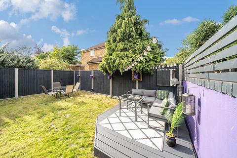 33 Dollis Crescent, Ruislip, HA4 9SN
