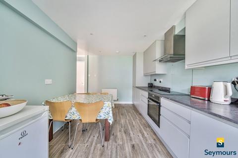 2 bedroom terraced house for sale, Rowan Close, Surrey GU1