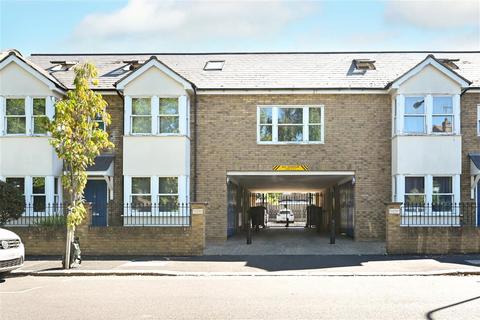 1 bedroom flat to rent, Beresford Road, Walthamstow, London E17