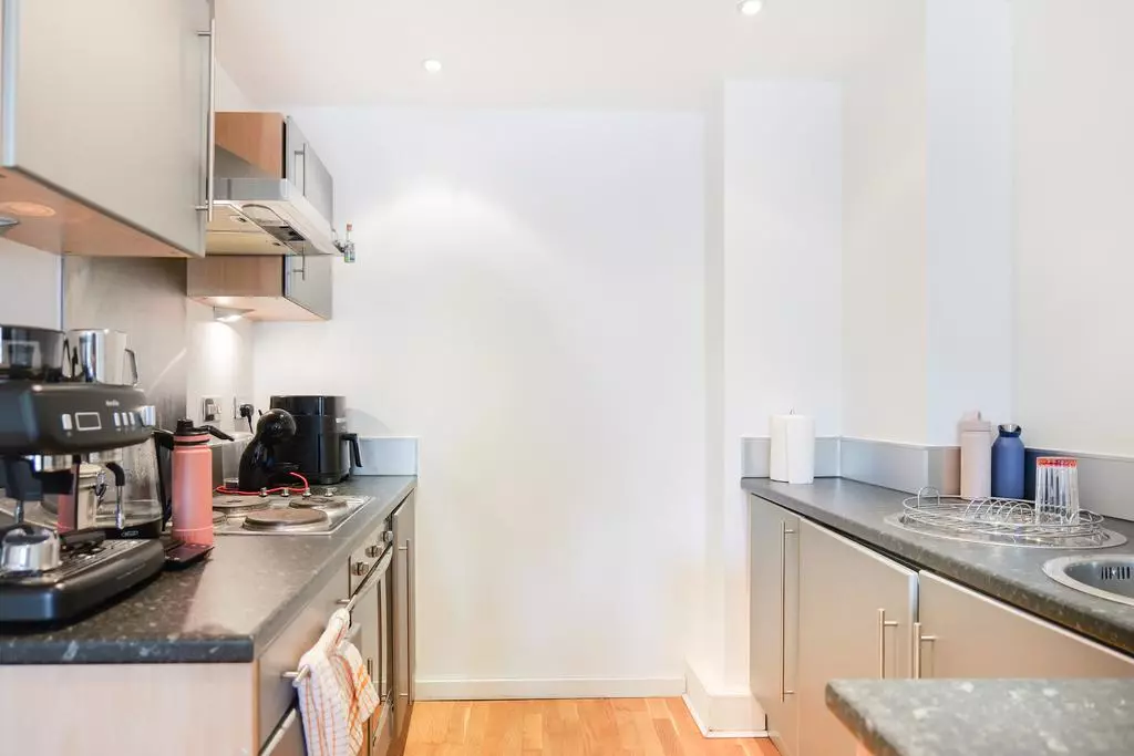 1 bedroom flat for sale - Photo 11