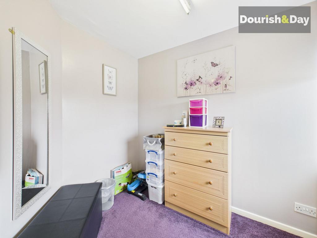 Walk In Wardrobe (Bedroom One)