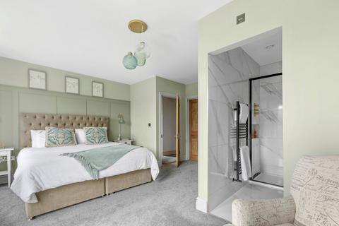 5 bedroom detached house for sale, Wendover Road, Aylesbury HP22