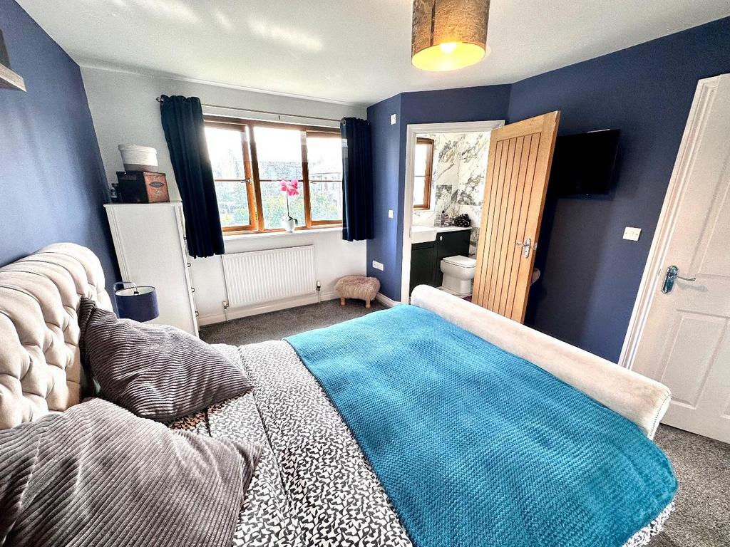Additional internal photos