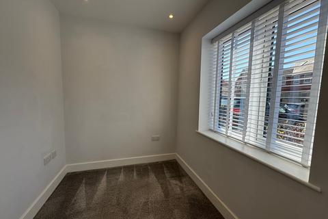 3 bedroom semi-detached house to rent, Station Gate, Ringwood BH24