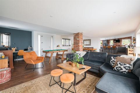 4 bedroom detached house for sale, Woburn Road, Lidlington, Bedford
