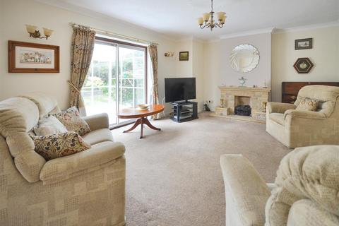 undefined, Hunters Mead, Motcombe