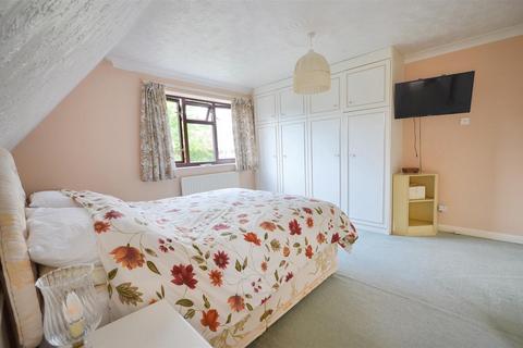 undefined, Hunters Mead, Motcombe