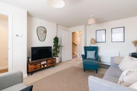 3 bedroom semi-detached house for sale, Beech Avenue, Market Harborough, LE16
