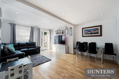 1 Badgers Copse, Worcester Park, KT4 7EZ