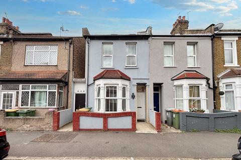 48 Wall End Road, London, E6 2NR