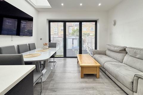 48 Wall End Road, London, E6 2NR