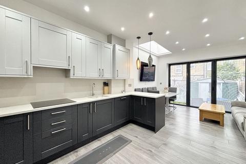48 Wall End Road, London, E6 2NR