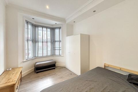 48 Wall End Road, London, E6 2NR