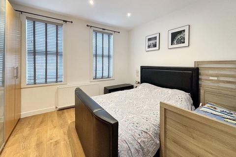 48 Wall End Road, London, E6 2NR