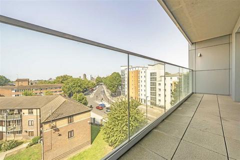2 bedroom flat for sale, Creek Road, London SE8