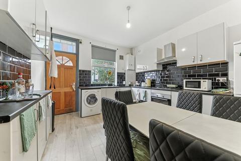 82 Harold Terrace, Leeds, LS6 1LD