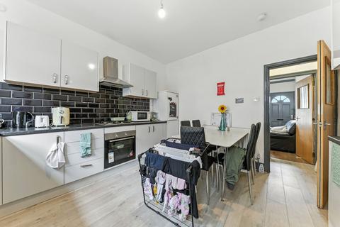 82 Harold Terrace, Leeds, LS6 1LD
