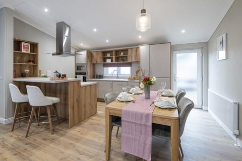 2 bedroom park home for sale, Clacton-on-Sea, Essex, CO16