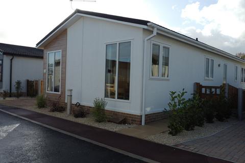 2 bedroom park home for sale, Clacton-on-Sea, Essex, CO16