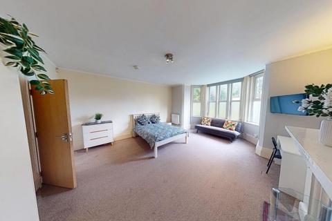2 bedroom flat to rent, Forest Road West, Nottingham NG7