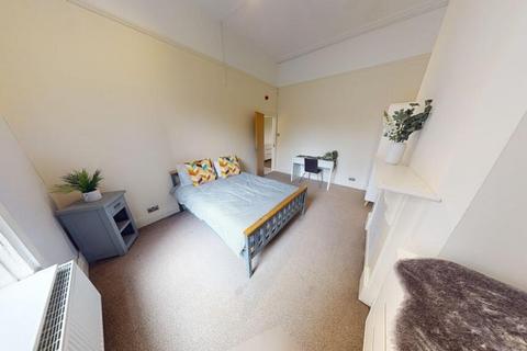 2 bedroom flat to rent, Forest Road West, Nottingham NG7