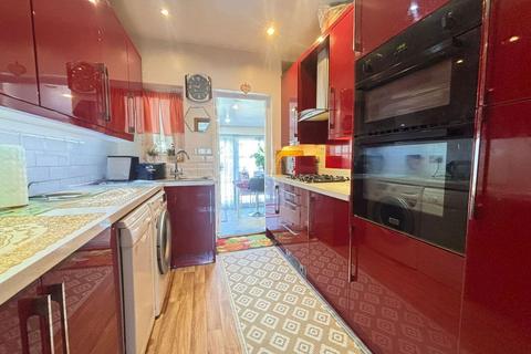 5 Bartlow Gardens, Romford, RM5 3UA