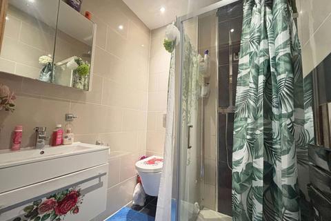 5 Bartlow Gardens, Romford, RM5 3UA