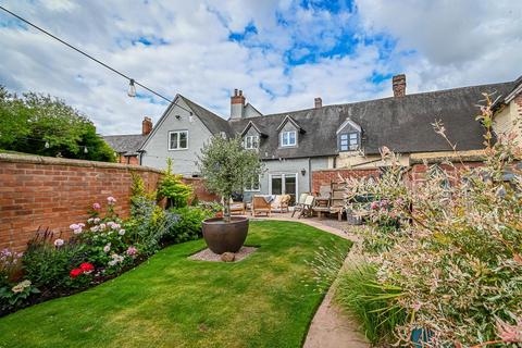 Iris Cottage, 5 Bull Ring, Claverley, Wolverhampton, WV5 7DT