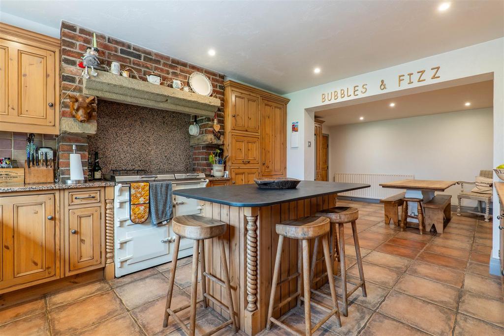 Kitchen/Breakfast Room