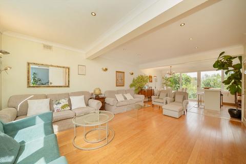 3 bedroom flat to rent, Hermitage Lane, London NW2